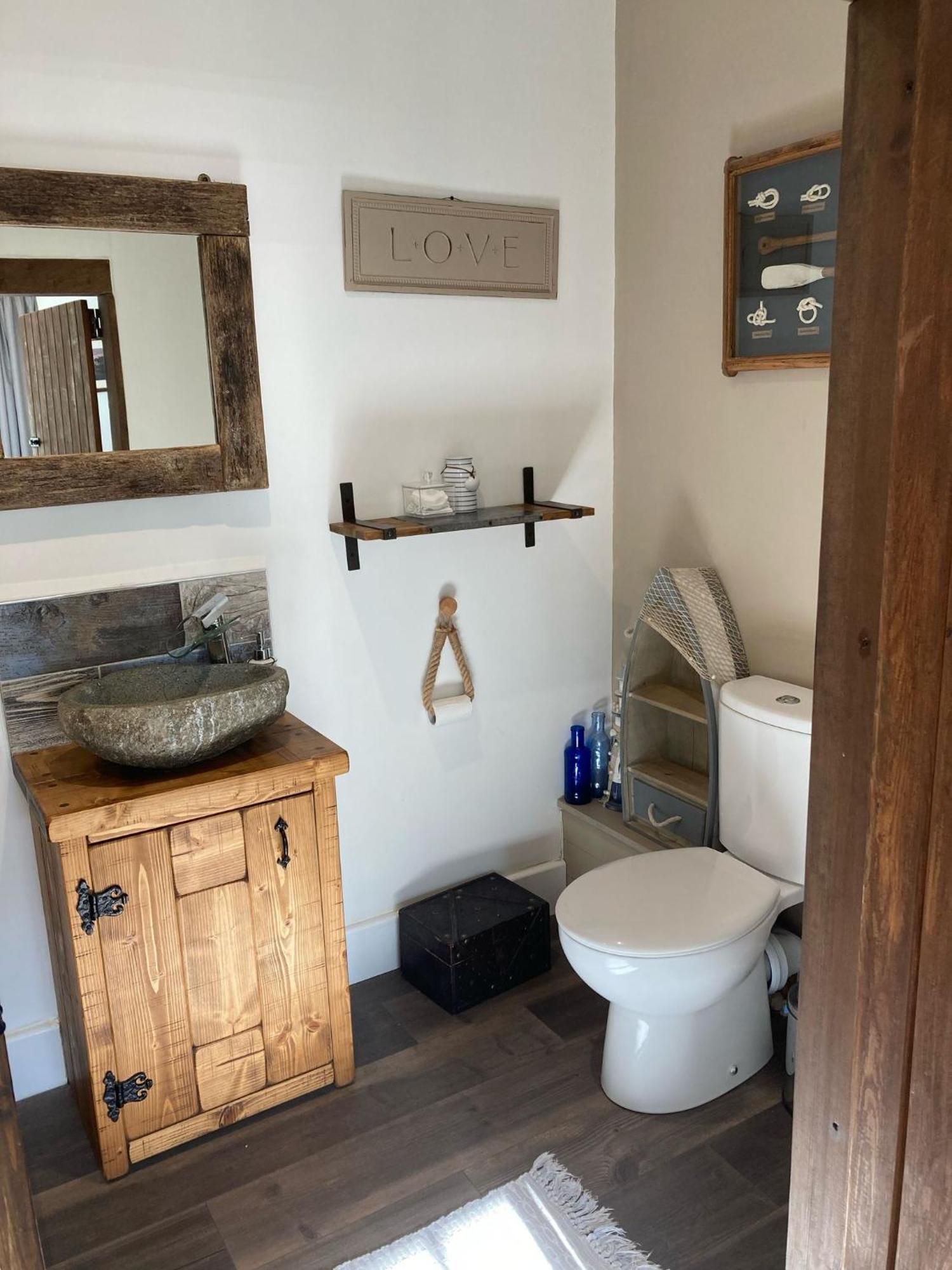 Guest Suite At 31 Little England Milborne Saint Andrew Esterno foto