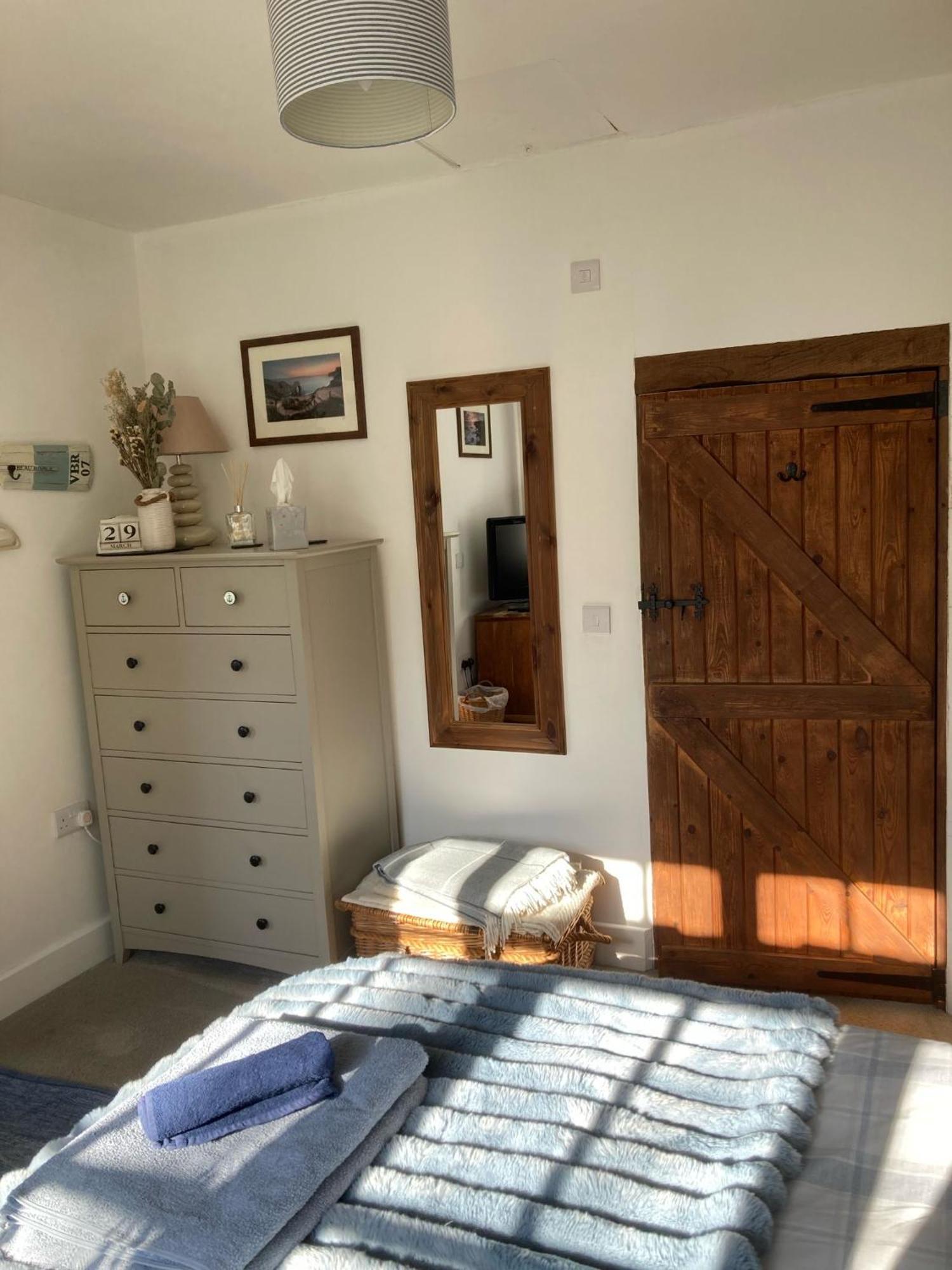 Guest Suite At 31 Little England Milborne Saint Andrew Esterno foto